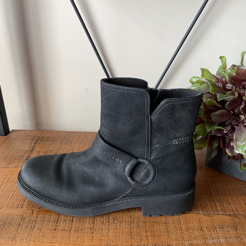 Clarks Opal Rose Black Ankle Boots Women's 9 Biker Harness Zip Comfort Lug‎ Sole